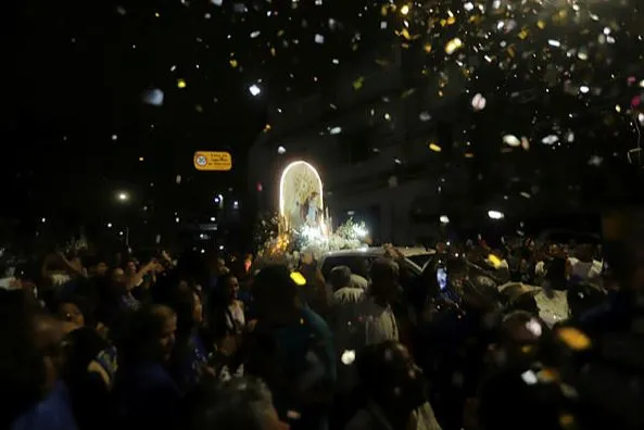 Imagem de Santo Antônio foi carregada por devotos até o Barbalho