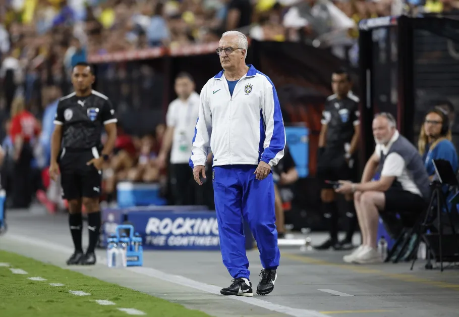 Dorival jr durante a partida contra o Uruguai, em Las Vegas