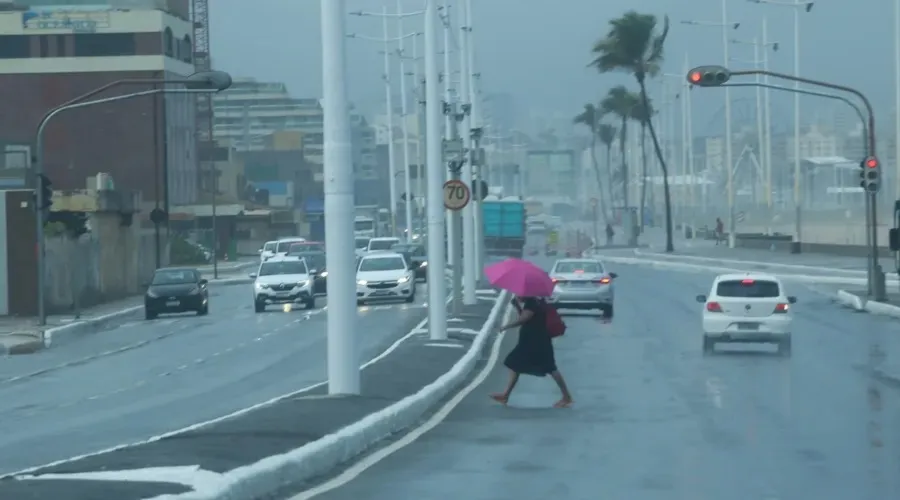 De acordo com a Codesal, a previsão é de continuidade de chuvas hoje em Salvador