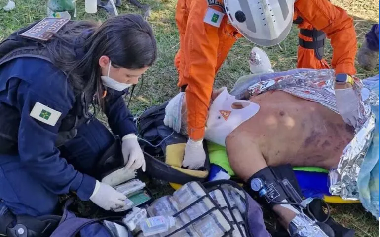 Resgate de feridos em acidente com helicóptero que caiu na Lagoa da Jacuba