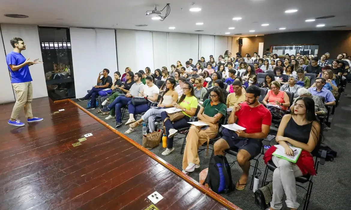 O cartão de confirmação traz o número de inscrição, data, hora e local de prova