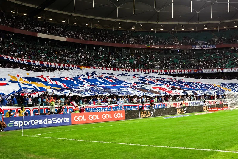 Torcida tricolor fazendo a festa na partida contra o Fortaleza