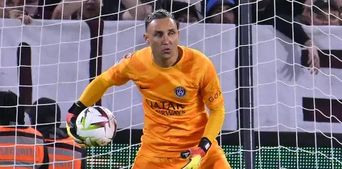 Keylor Navas defendendo o gol do PSG