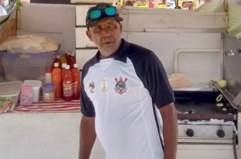 César com a camisa do Corinthians