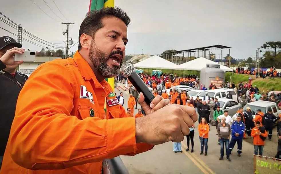 Deyvid Bacelar disse que pressão à esquerda é fundamental para que governo federal cumpra promessa de campanha