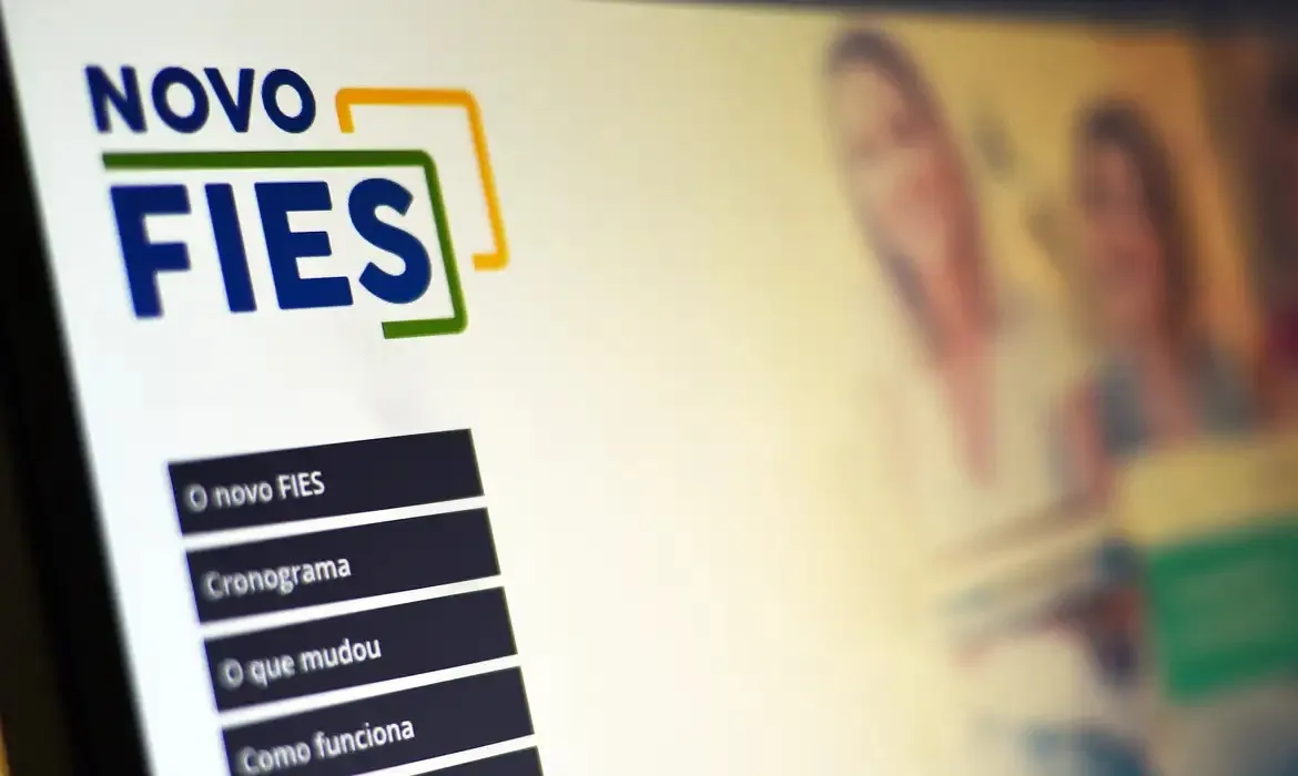 O Fies concede financiamento de até 100% dos custos de cursos de graduação