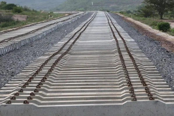 Ferrovia Oeste-Leste