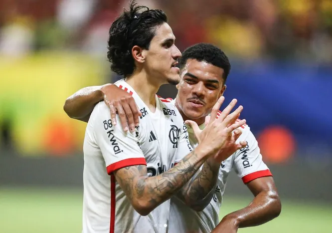 Pedro celebrando o gol da vitória do Flamengo sobre o Amazonas