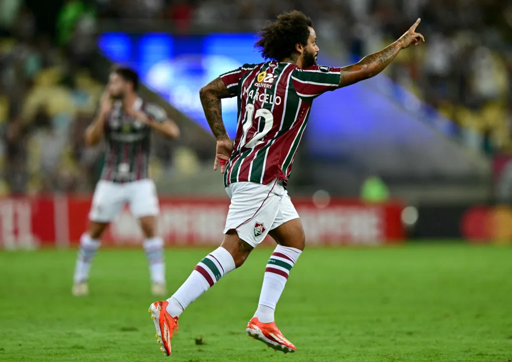 Marcelo comemora gol do Fluminense sobre o Cerro Porteño