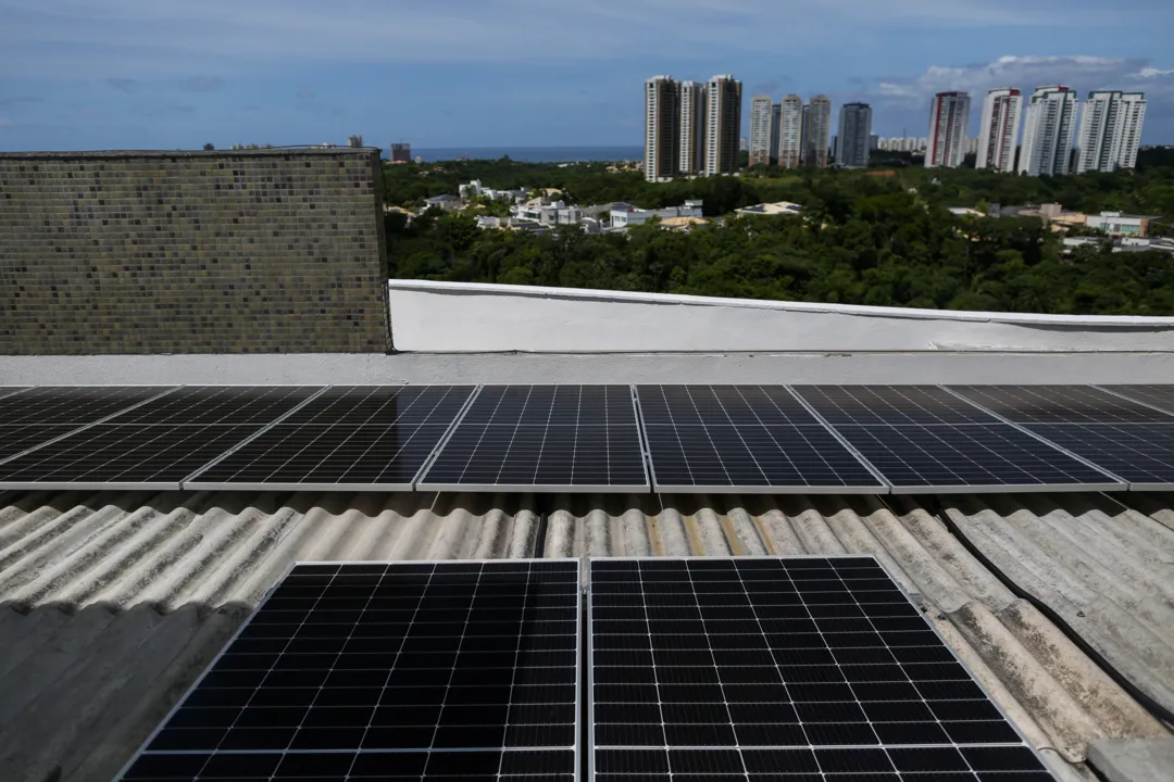 Imagem ilustrativa da imagem Moradores da Bahia podem gerar própria energia com condição especial