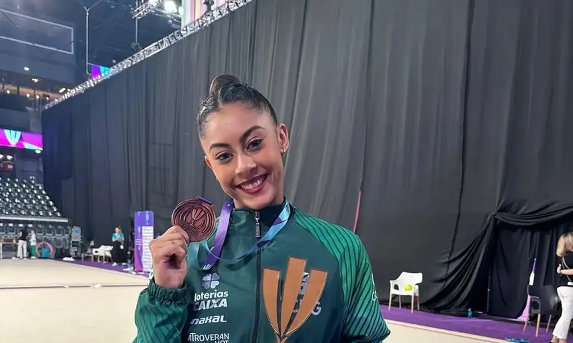 Bárbara Domingos com a medalha de bronze no mundial