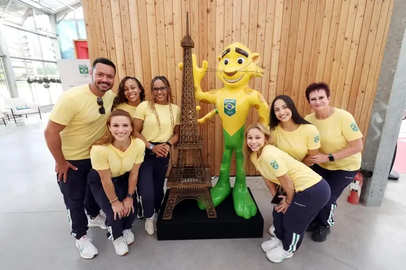 Imagem ilustrativa da imagem Ginástica artística é a 1ª equipe brasileira chegar na Vila Olímpica