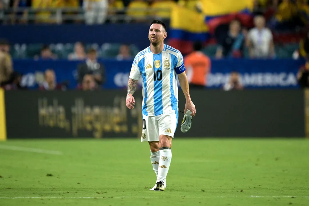 Considerado um dos maiores jogadores da história, Messi tem sido cobrado a se posicionar sobre o racismo de seus companheiros