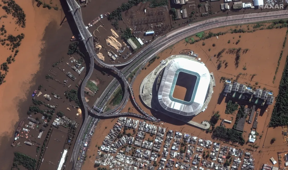 Arena do Grêmio alagada pelas chuvas em Porto Alegre