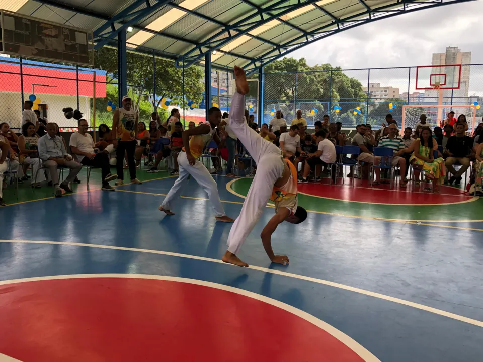 Imagem ilustrativa da imagem Grupo de capoeira promove atividades culturais em escola de Salvador