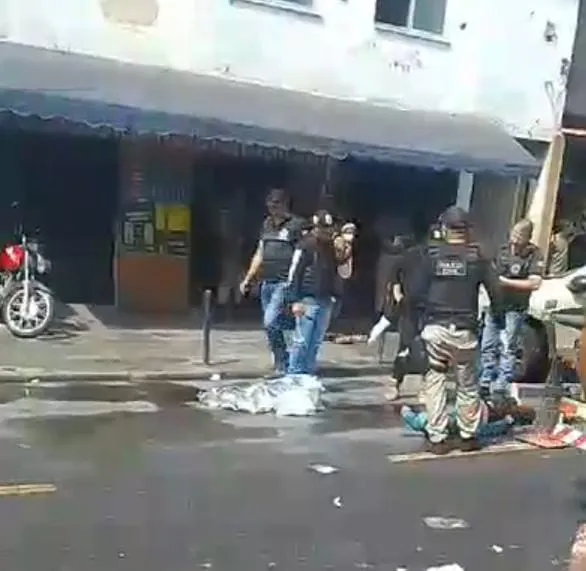 Imagem ilustrativa da imagem Homem é assassinado e corpo fica no meio da rua em bairro de Salvador