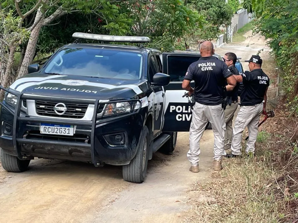 mandado foi cumprido por uma equipe da Delegacia Territorial (DT) do município, com o apoio da Coordenação de Apoio Técnico e Tático à Investigação (CATTI)