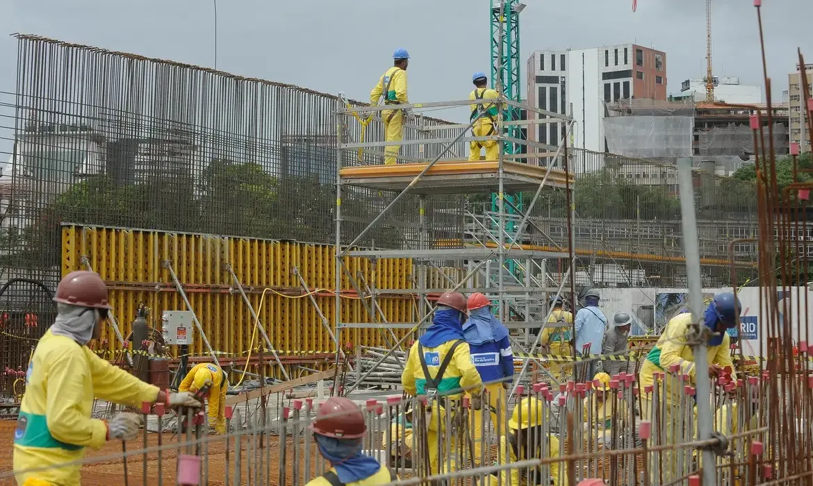 Dado faz parte da Pesquisa Anual da Indústria da Construção