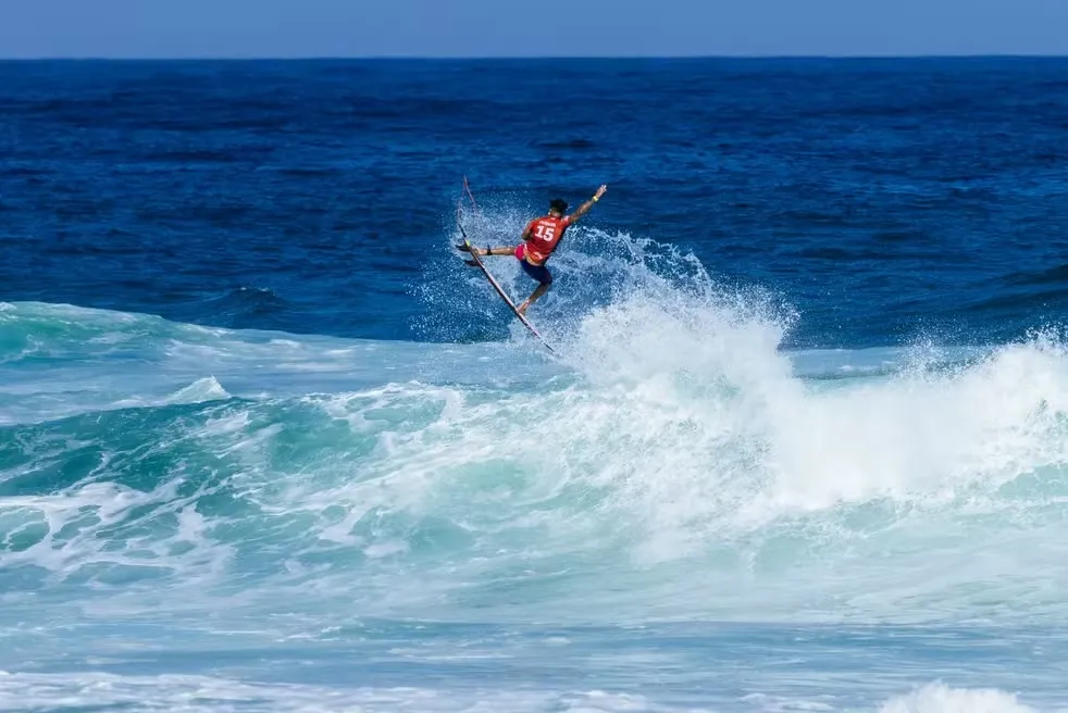 Imagem ilustrativa da imagem Ítalo Ferreira é campeão de surfe em Saquarema e entra no top 5 da WSL