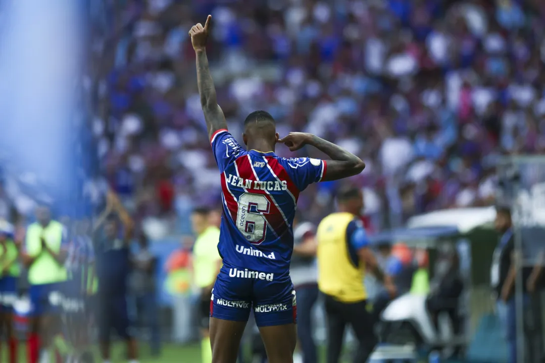 Jean Lucas comemora gol sobre o Cuiabá