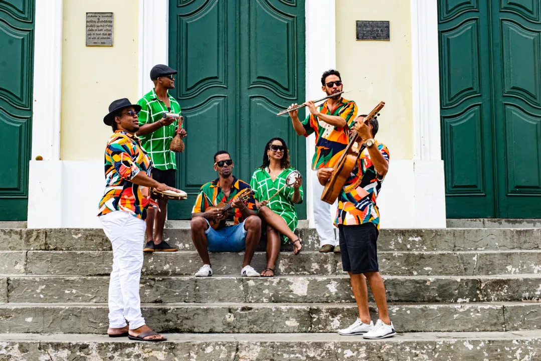 Grupo promete reverenciar a força feminina no samba com clássicos