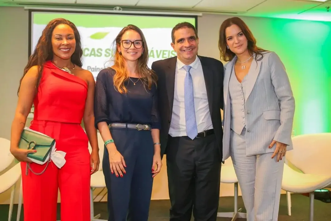 GABRIELA PEREIRA, MARA COSTA, VICENTE CONI JR. E ROBERTA BRODER