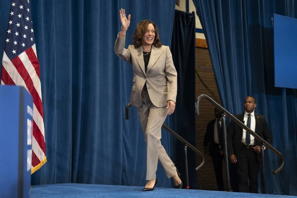 Imagem ilustrativa da imagem Kamala Harris promete obter nomeação democrata e 'derrotar Trump'