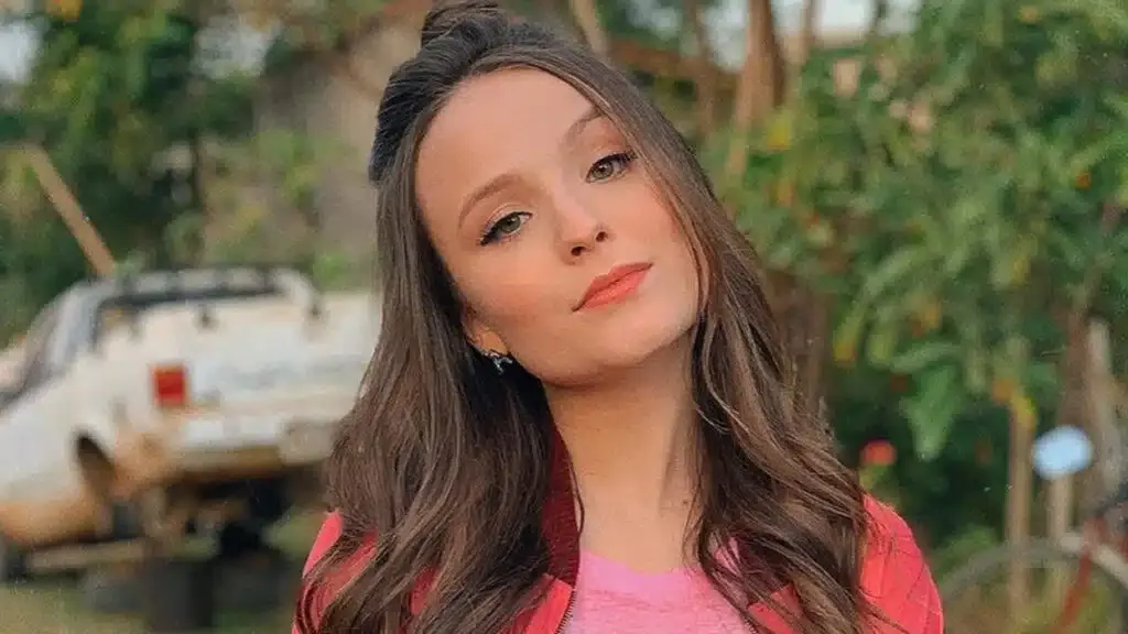 Imagem ilustrativa da imagem Larissa Manoela recusa vilã em novela na Globo por filme na Netflix