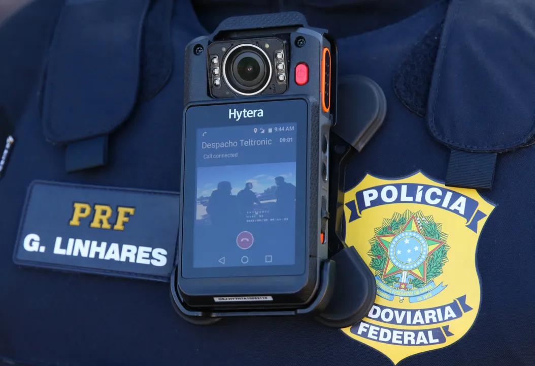 Segundo o governo, as câmeras reduzem o uso de força e as reclamações relativas à conduta do policial