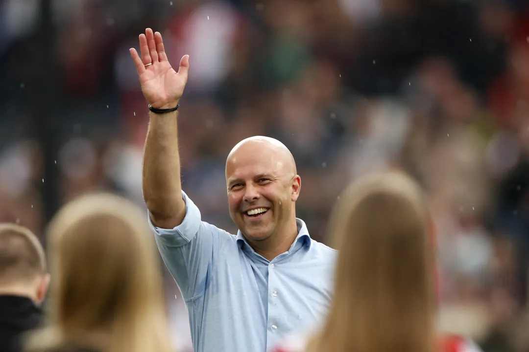 Feyenoord's Dutch headcoach Arne Slot waves during a Dutch Eredivisie first division football match between Feyenoord and Excelsior Rotterdam at the Feyenoord Stadium de Kuip in Rotterdam on May 19, 2024. (Photo by Bart Stoutjesdijk / ANP / AFP) / Netherlands OUT