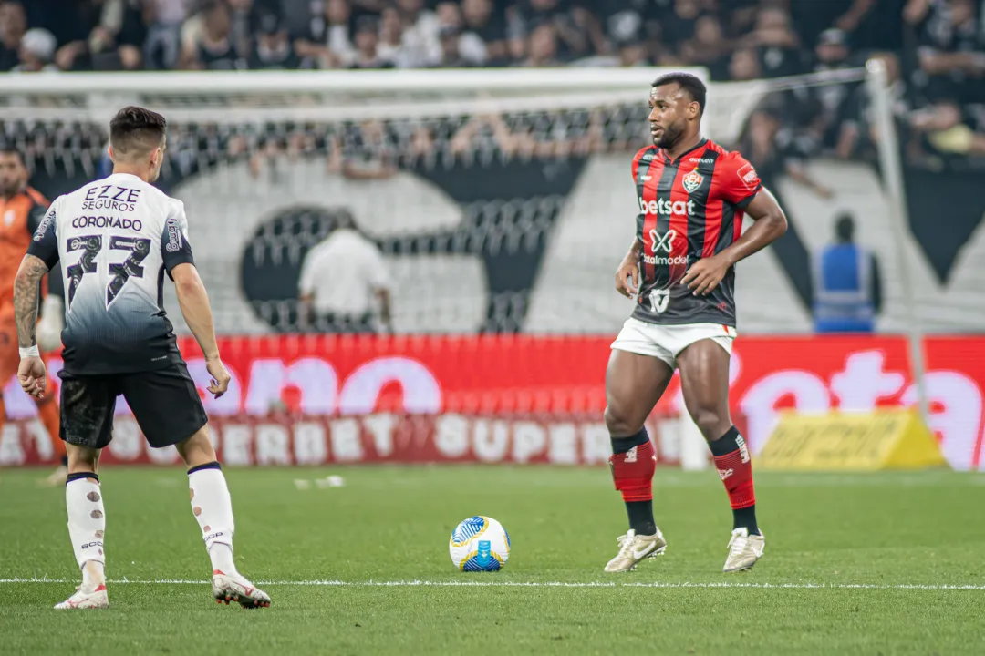 Luan esteve entre os titulares na partida contra o Corinthians