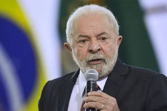 Imagem ilustrativa da imagem Lula assina MP que autoriza repasse financeiro para escolas do RS