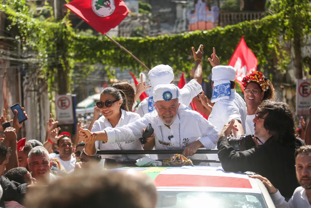 Líder petista se encontrou com o cortejo do governador na altura do Soledade