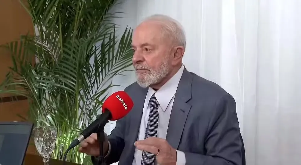 Lula critica "incompetência" de Bolsonaro