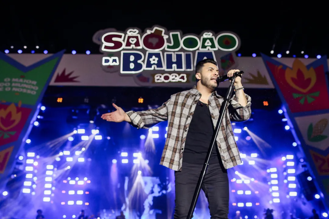 Murilo Huff foi uma das atrações da festa no Parque de Exposições