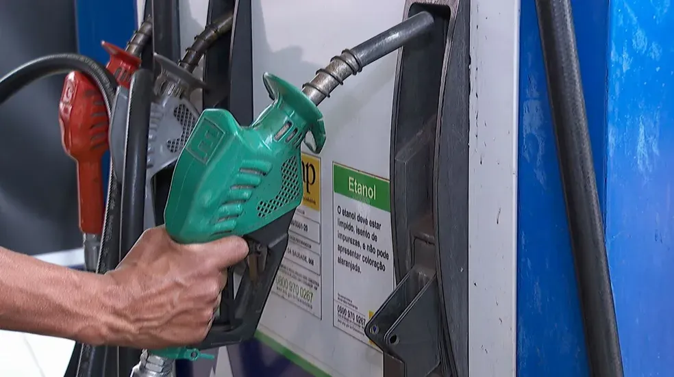 Nos postos de Salvador, o litro da gasolina é encontrado em uma média de R$6,19