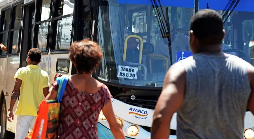 moradores estariam se organizando para queimar os veículos em protesto contra a medida