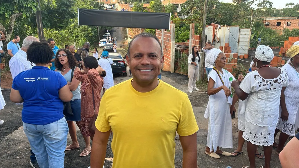 Vereador acompanhou o cortejo do 2 de Julho junto com a equipe do prefeito Bruno Reis (União Brasil)