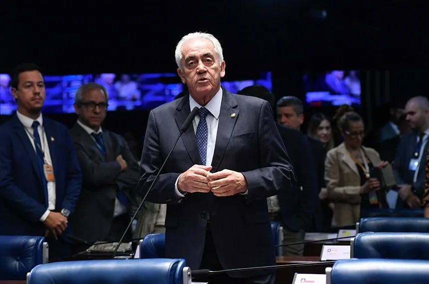 Senador Otto Alencar referendou a decisão de prisão domiciliar de Bolsonaro