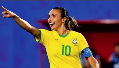 Marta comemora escolha do Brasil como sede da Copa feminina de 2027.