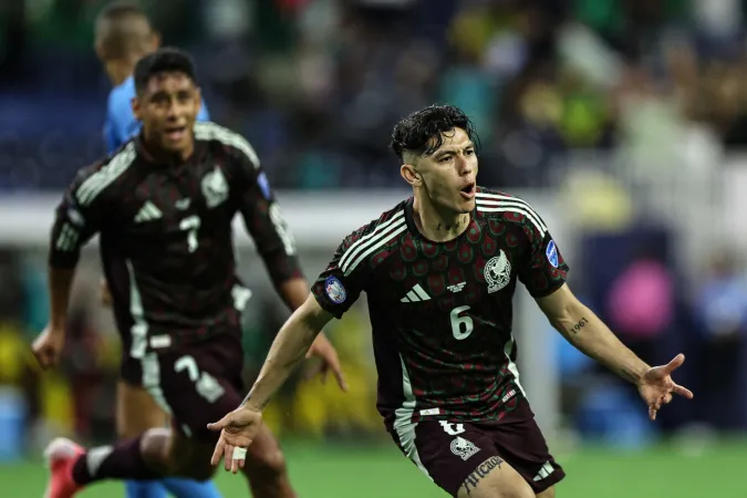 Arteaga fez o gol da vitória do México sobre a Jamaica