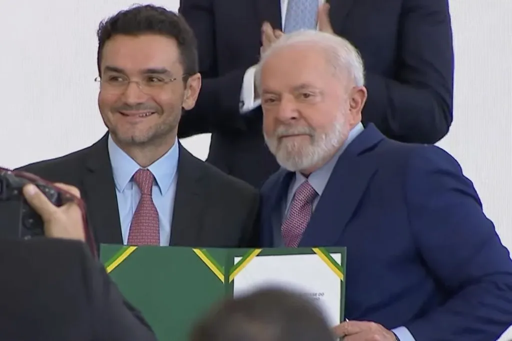 Lula e o ministro do Turismo, Celso Sabino