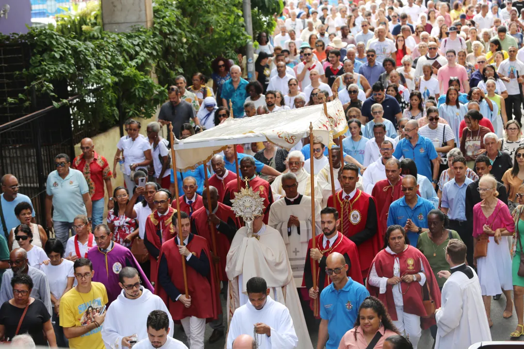 Imagem ilustrativa da imagem Missas, procissões e fé  marcaram  o Dia de Corpus Christi