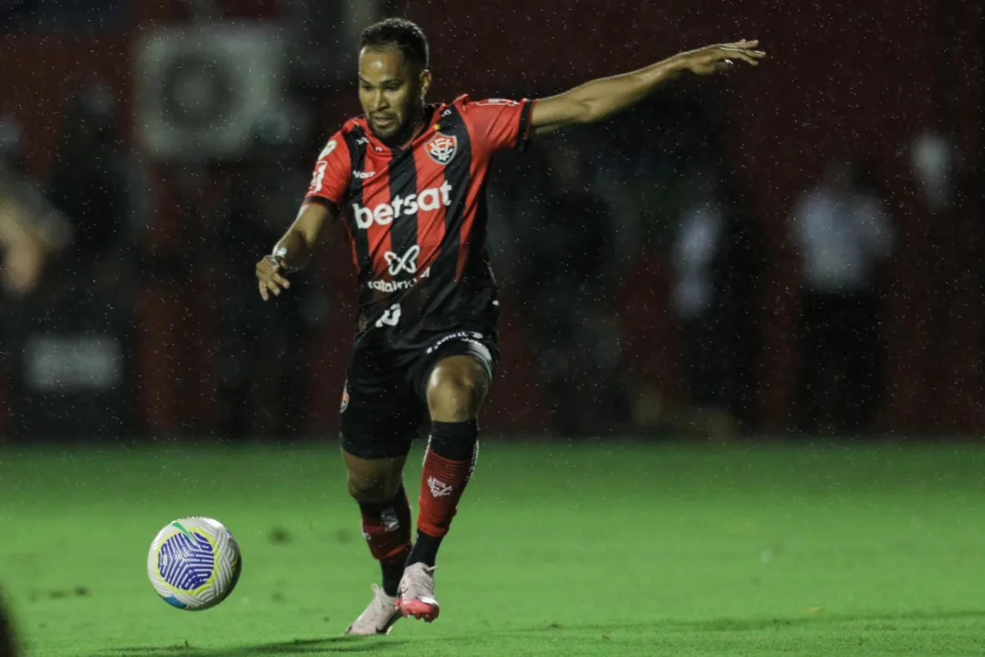 Everaldo marcou o único gol do Vitória na partida