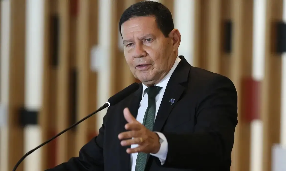 Senador Hamilton Mourão