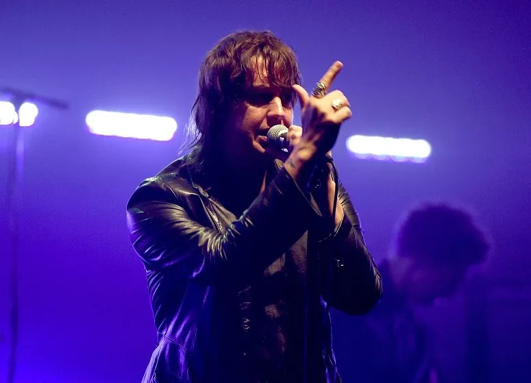 Julian Casablancas é líder do Strokes e Voidz