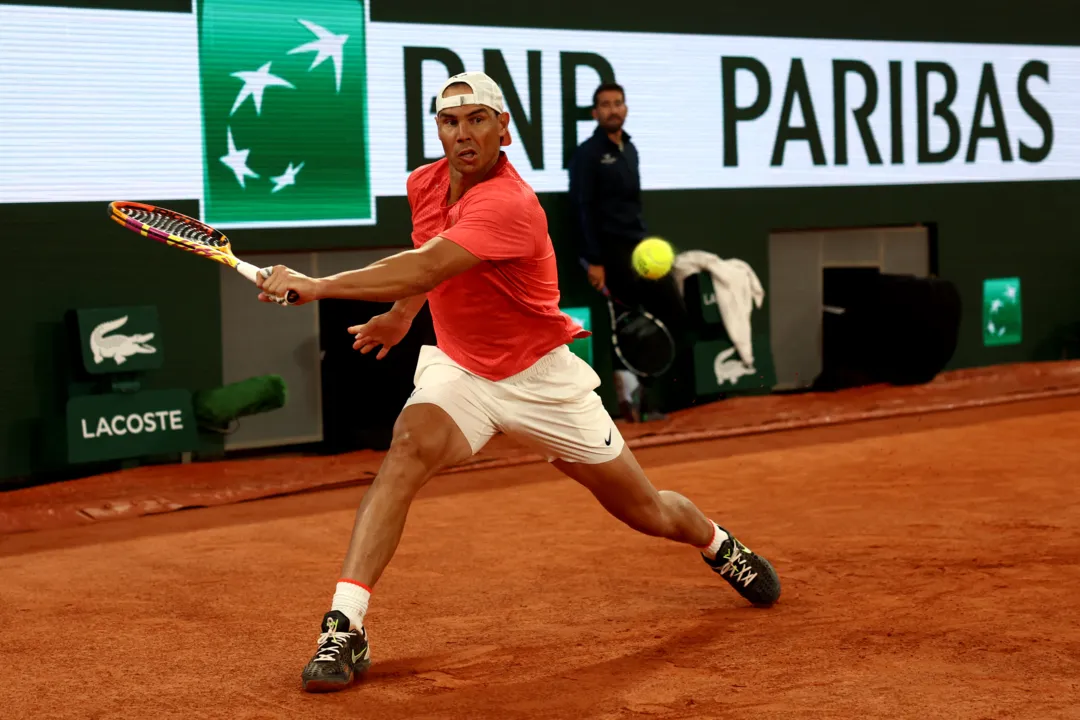 Rafael durante treino para Roland Garros