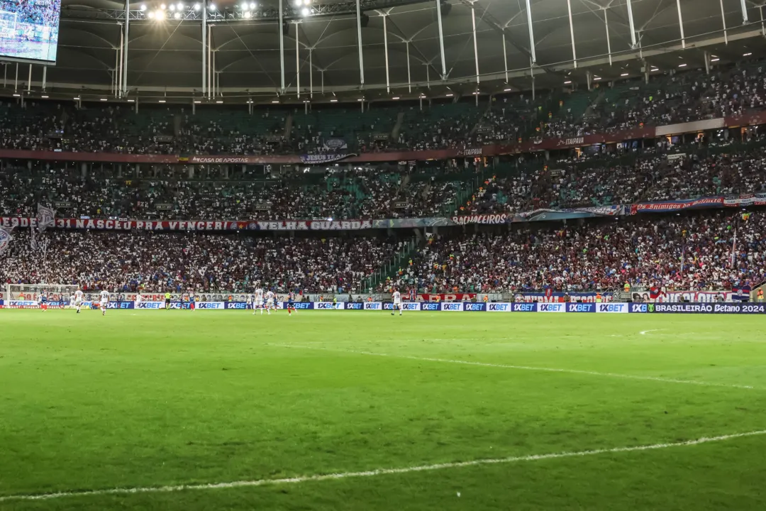 Gramado da Arena Fonte Nova no jogo contra o Fortaleza