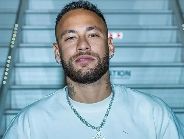Neymar negou ser a favor da privatização e disse que pretende processar Luana Piovani