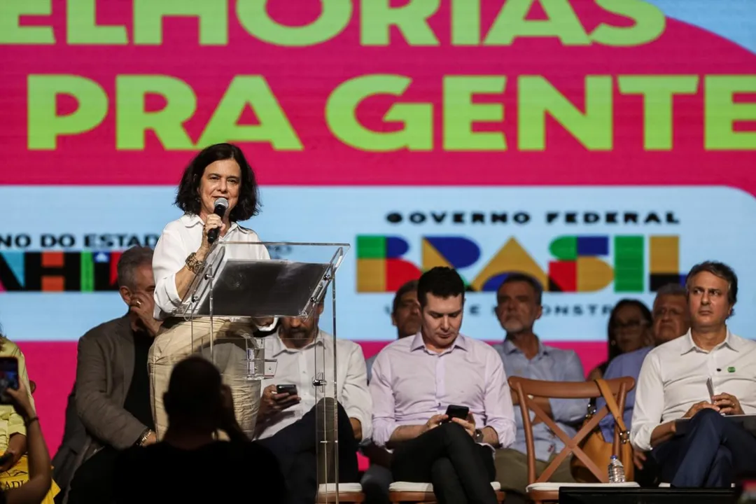 Nísia Trindade anunciou editais do Mais Médicos e de novas policlínicas para a Bahia